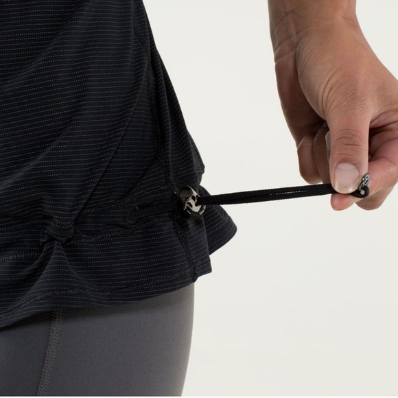 Lululemon Ta Ta Topper Tank top Black /
Groovy Stripe Nimbus - Picture 3 of 6